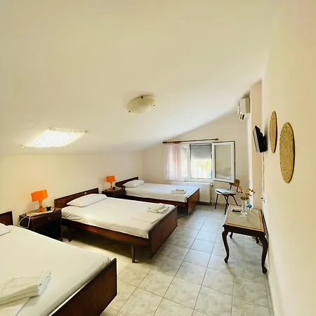 Aktaion Hotel