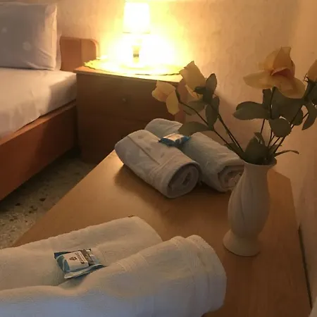Aktaion Hotel *